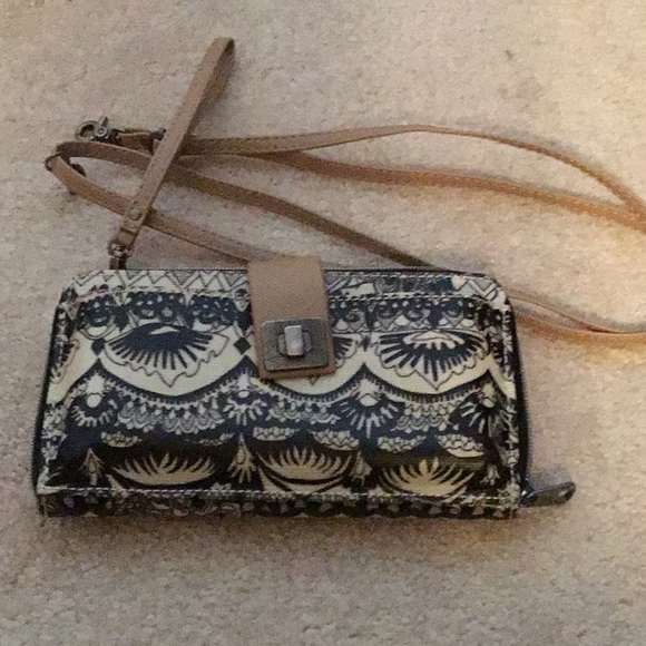 Sakroots Smart phone Crossbody Wristlet Large - Picture 3 of 4